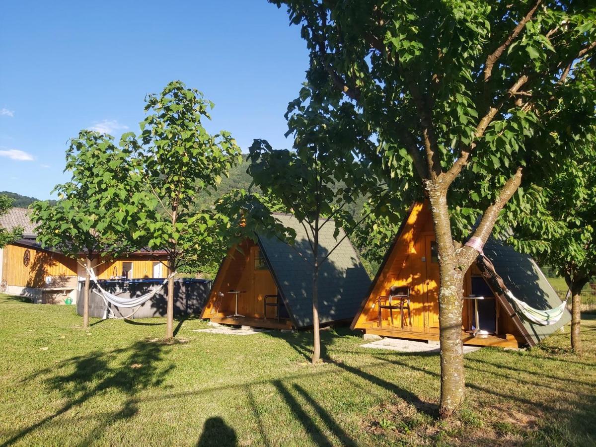 ホテル Glamping Hiske Petrin トールミン エクステリア 写真