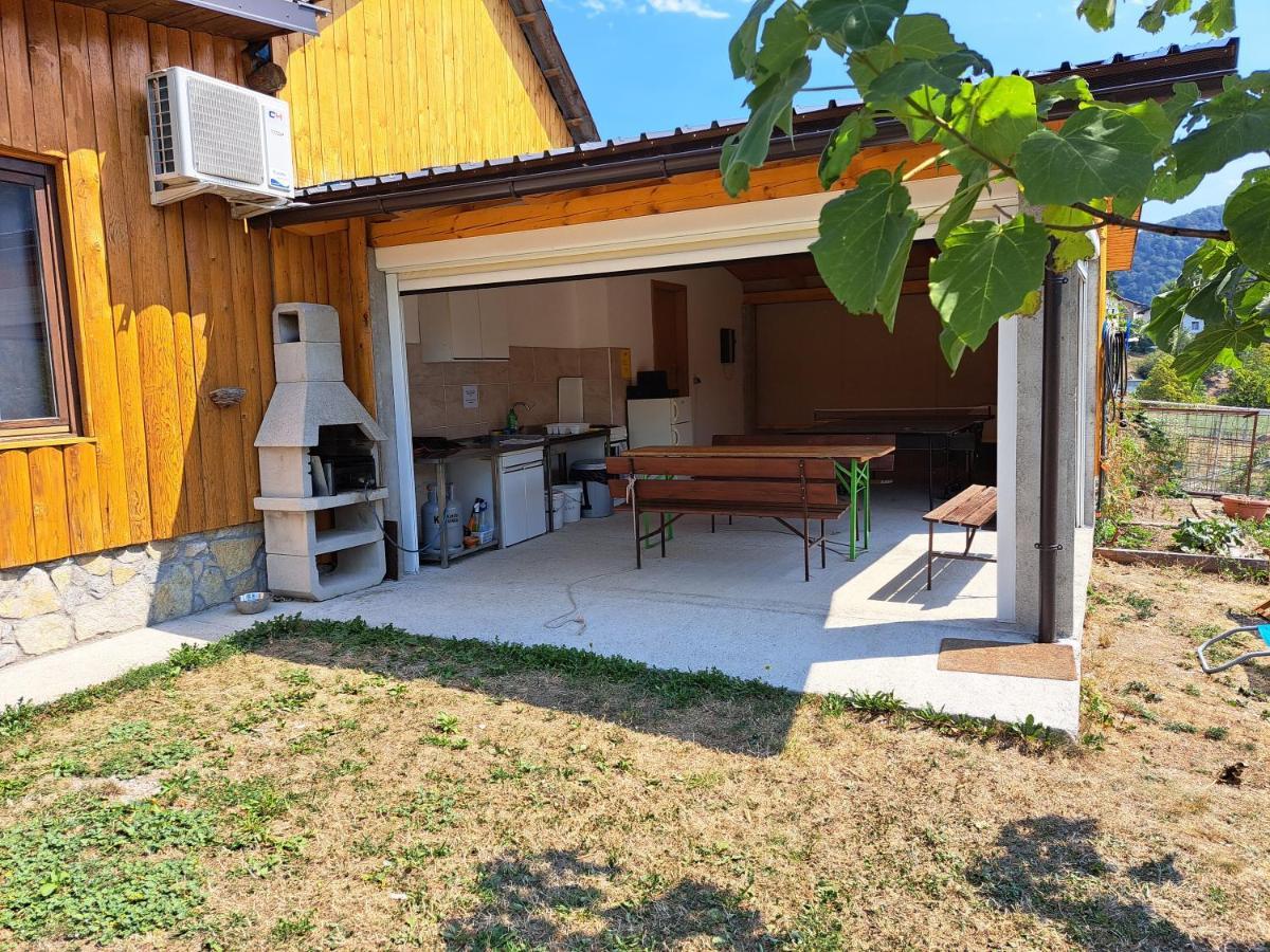 ホテル Glamping Hiske Petrin トールミン エクステリア 写真
