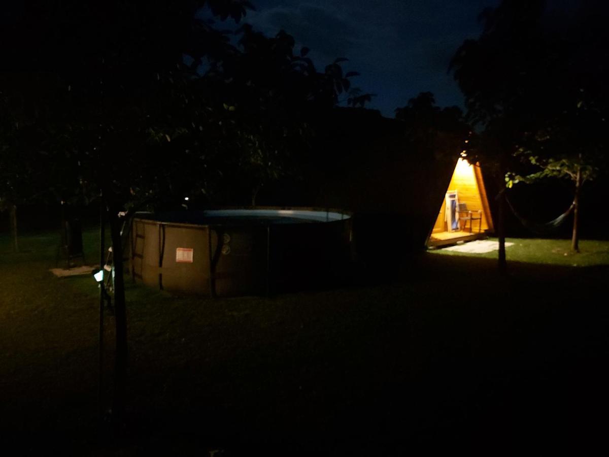 ホテル Glamping Hiske Petrin トールミン エクステリア 写真