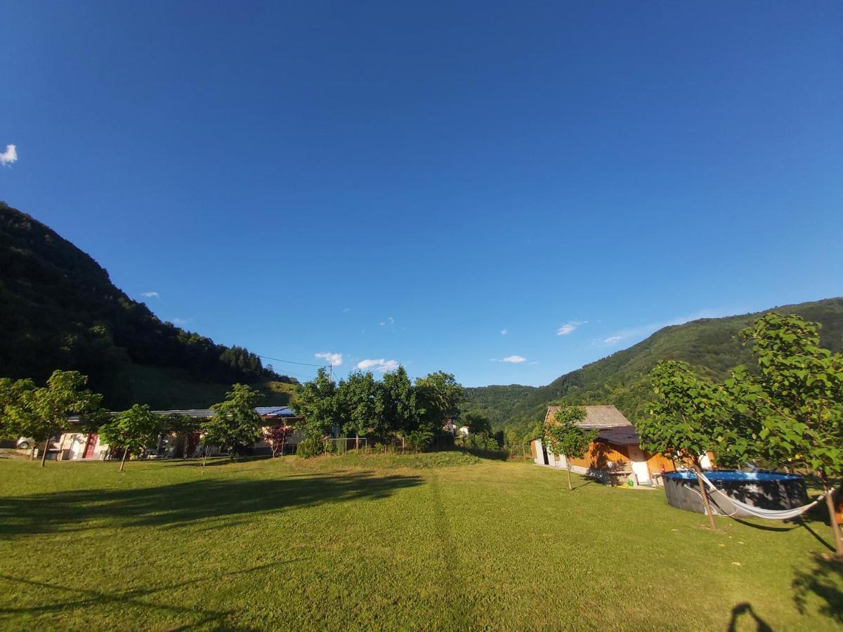 ホテル Glamping Hiske Petrin トールミン エクステリア 写真
