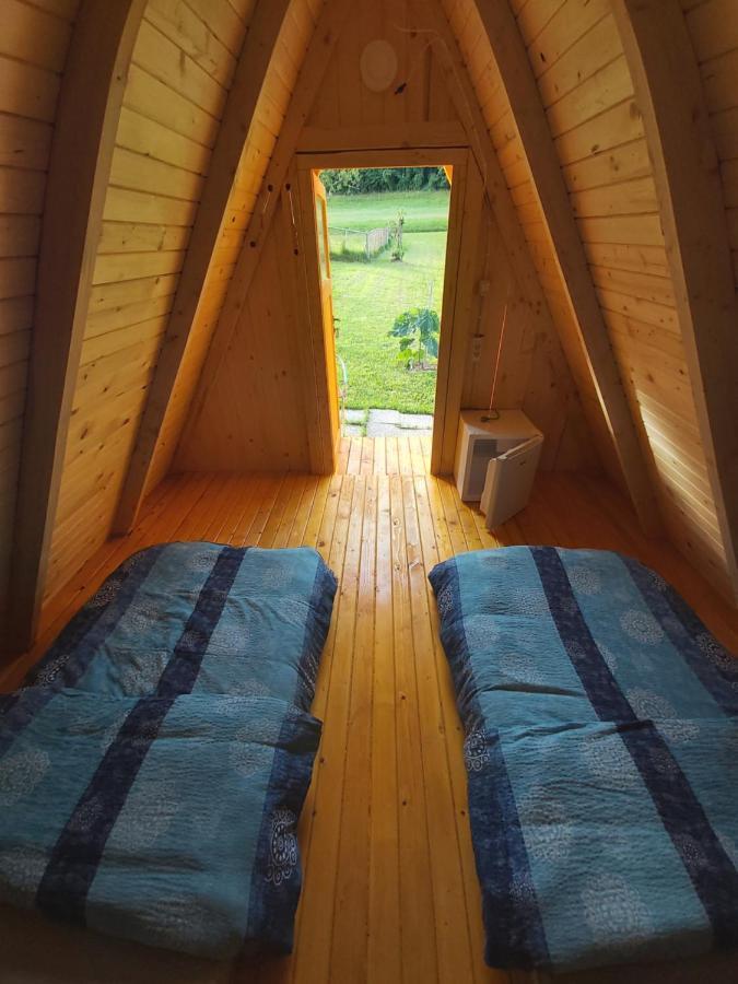 ホテル Glamping Hiske Petrin トールミン エクステリア 写真