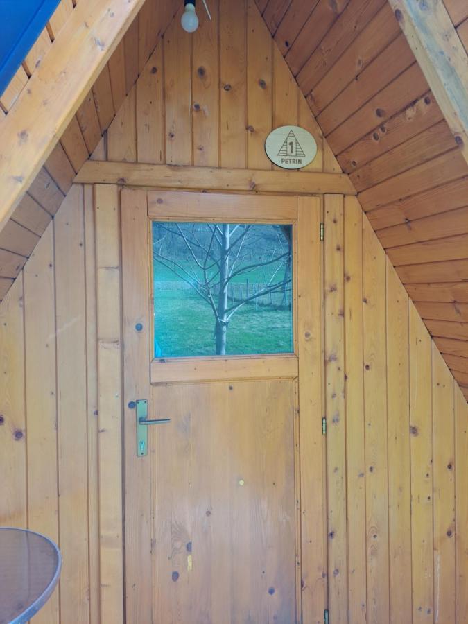 ホテル Glamping Hiske Petrin トールミン エクステリア 写真