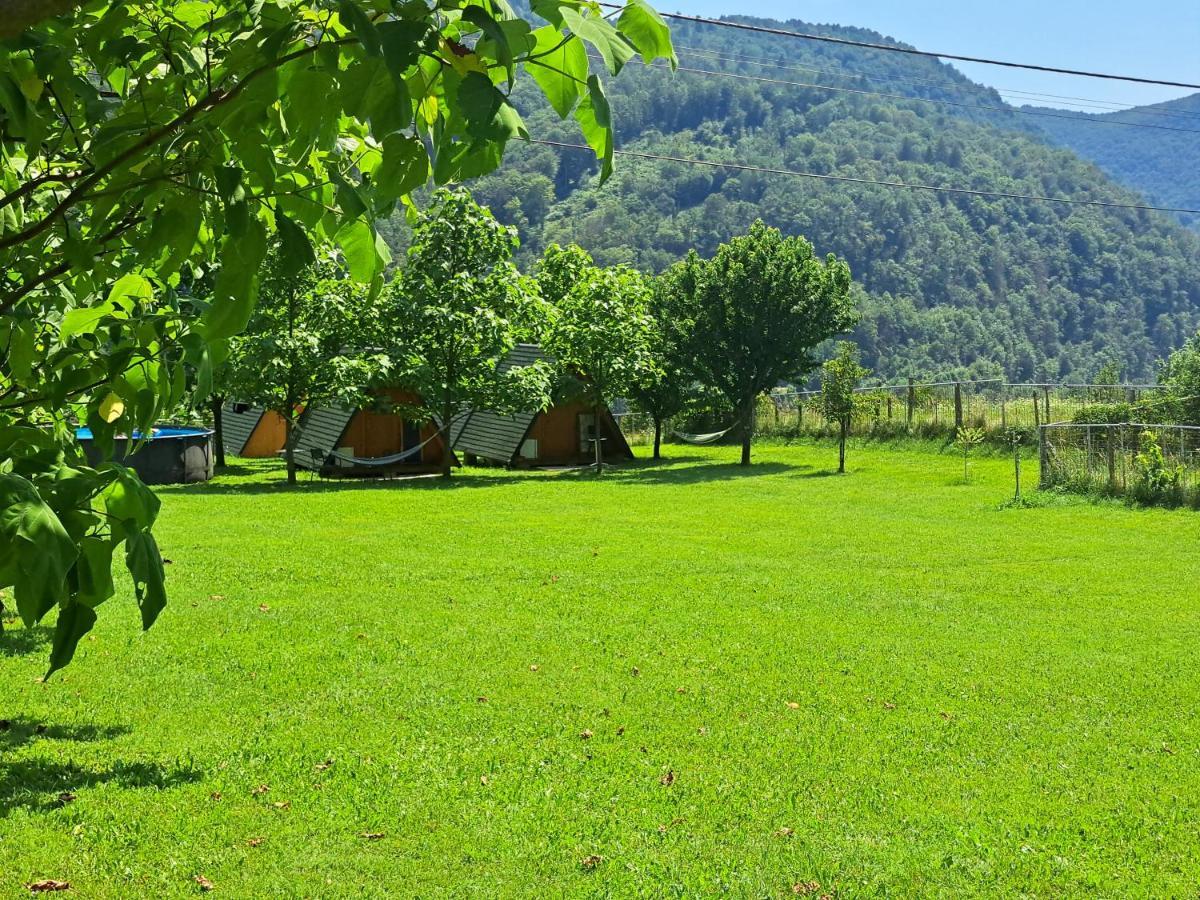 ホテル Glamping Hiske Petrin トールミン エクステリア 写真