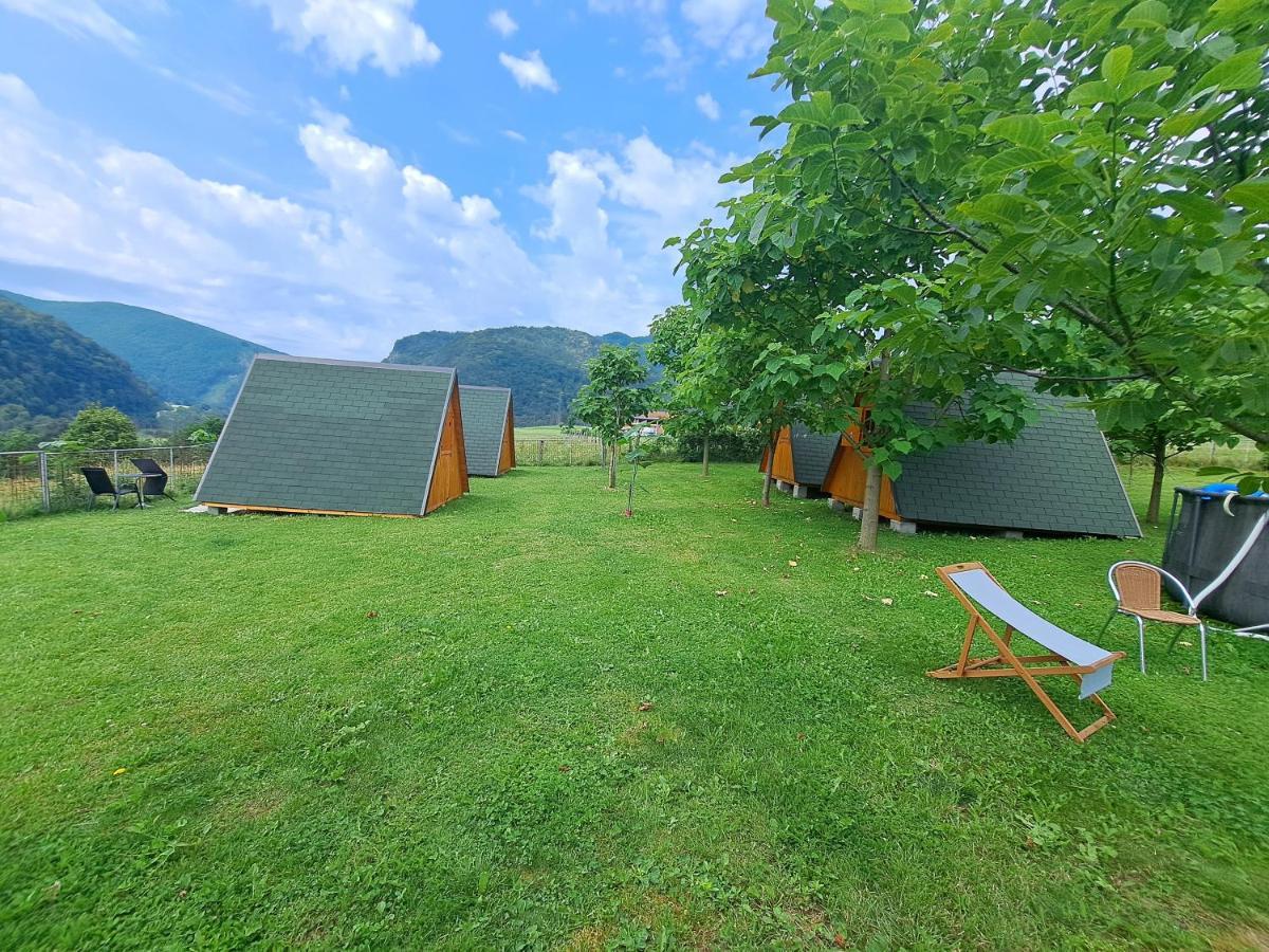 ホテル Glamping Hiske Petrin トールミン エクステリア 写真