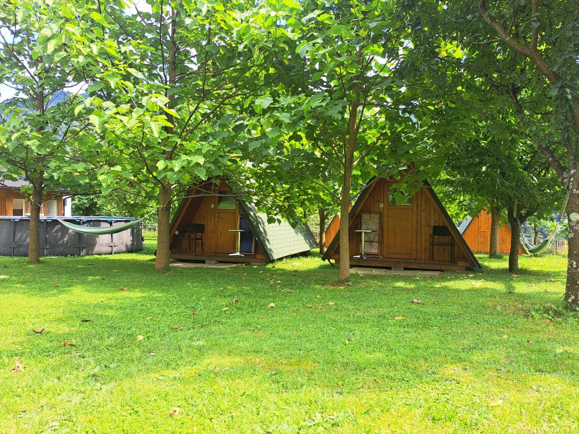 ホテル Glamping Hiske Petrin トールミン エクステリア 写真